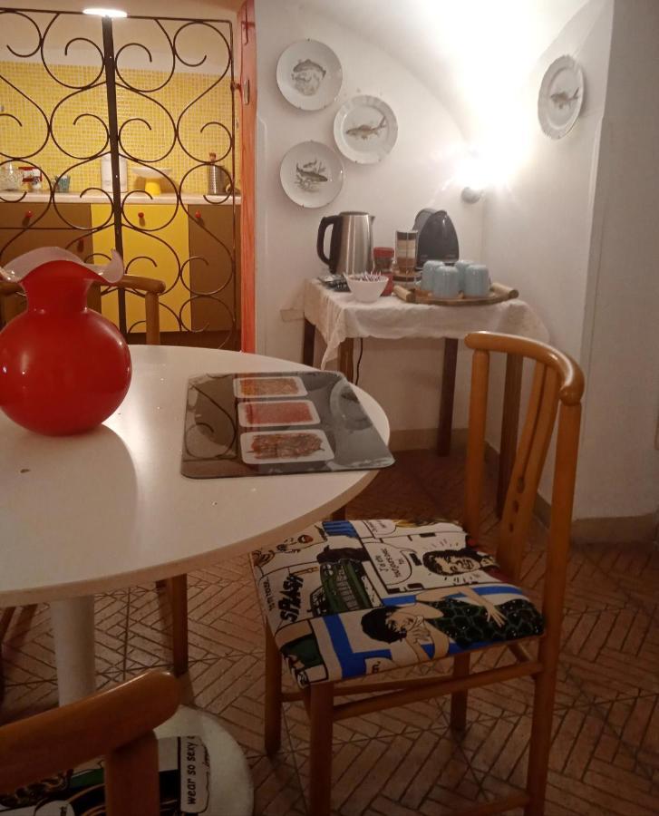Capa E Coda Appartamento In Centro Storico Napoli Exterior foto